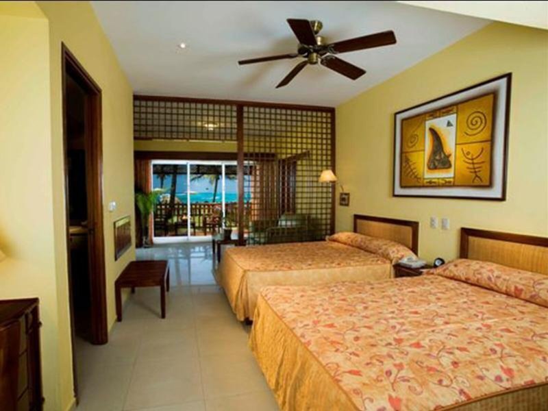 Vik Cayena Beach Club 42