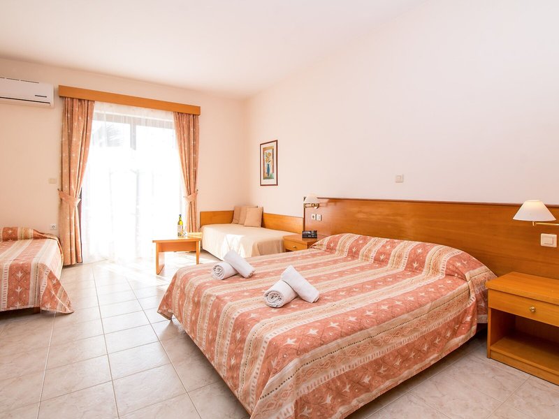 Stavros Melathron 18