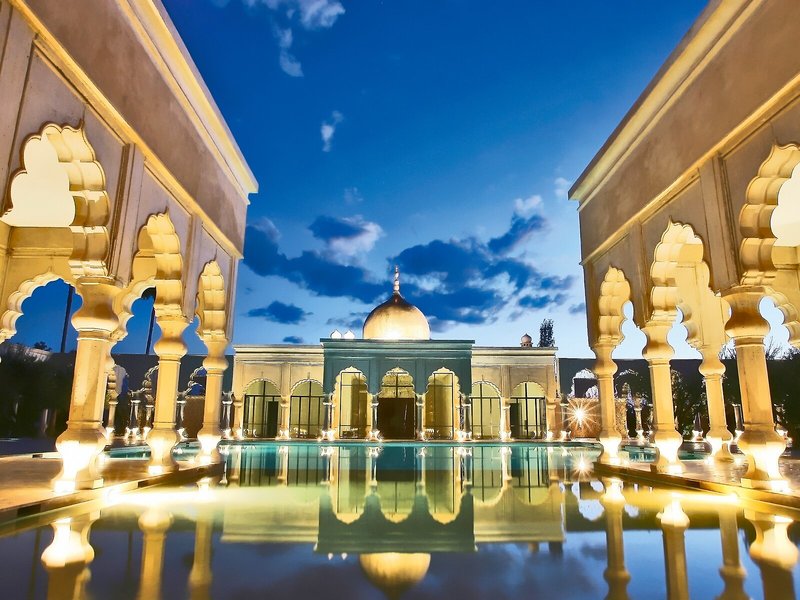 Palais Namaskar 2