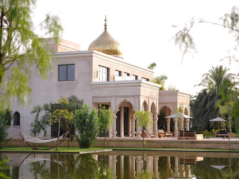 Palais Namaskar 4