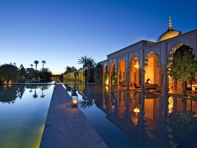 Palais Namaskar 13
