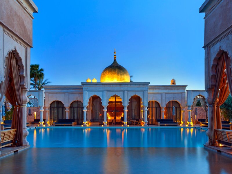 Palais Namaskar 15