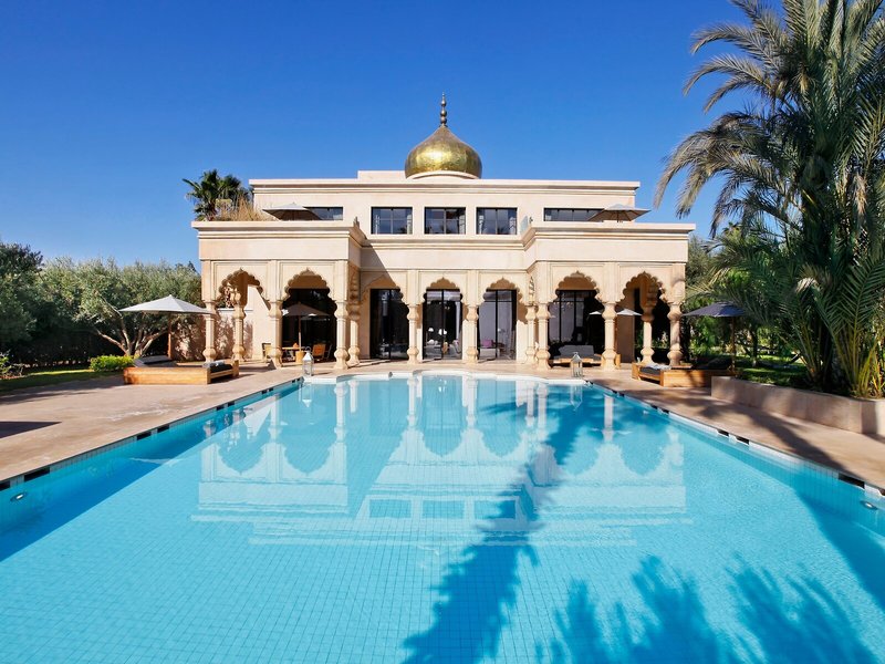 Palais Namaskar 18