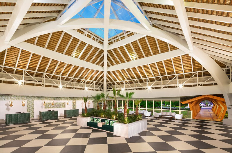 Grand Sirenis Punta Cana Resort 4