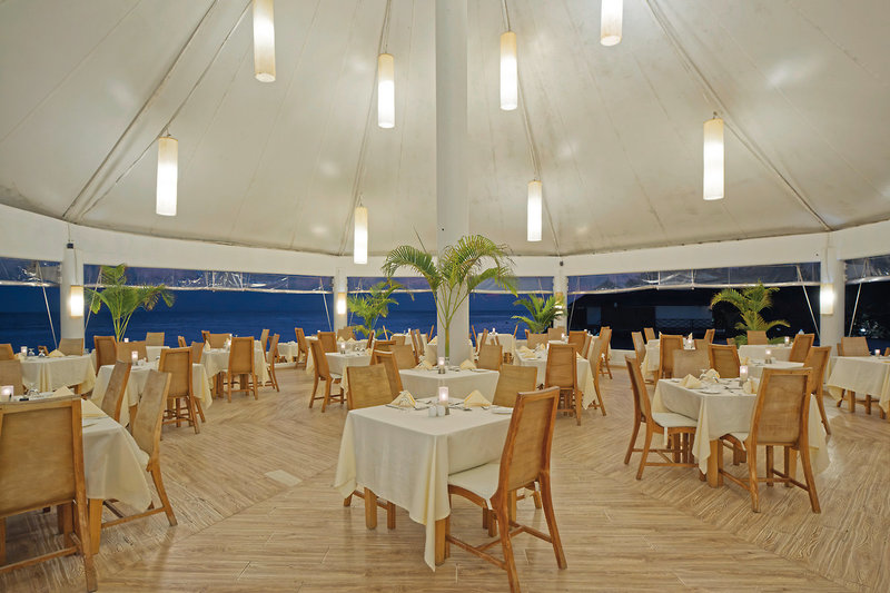 Safari Island Resort & Spa 18
