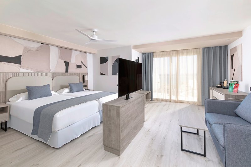 TUI BLUE Riu Calypso 24