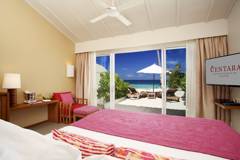 Centara Ras Fushi Resort & Spa Maldives 7