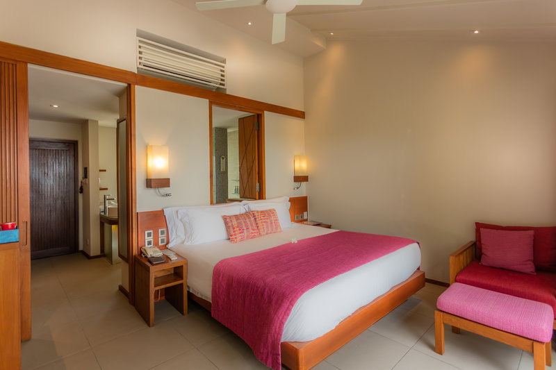 Centara Ras Fushi Resort & Spa Maldives 8