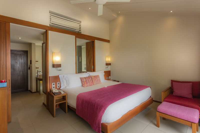 Centara Ras Fushi Resort & Spa Maldives 9