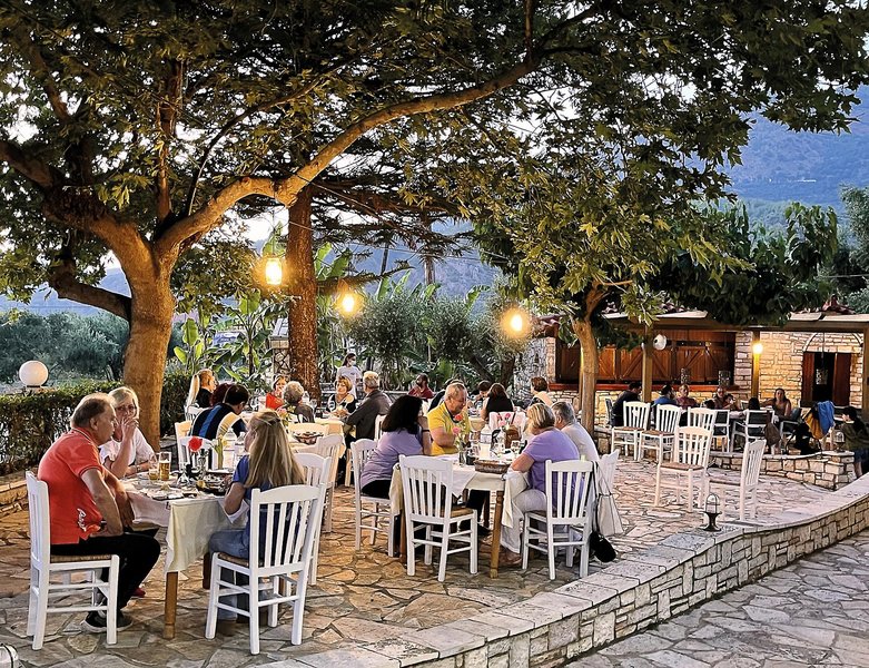 Kaiafas Lake Hotel 4