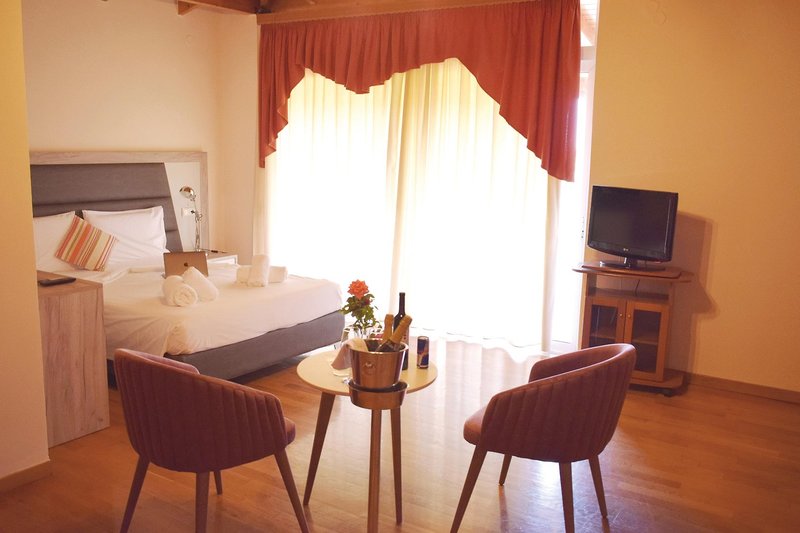 Kaiafas Lake Hotel 6