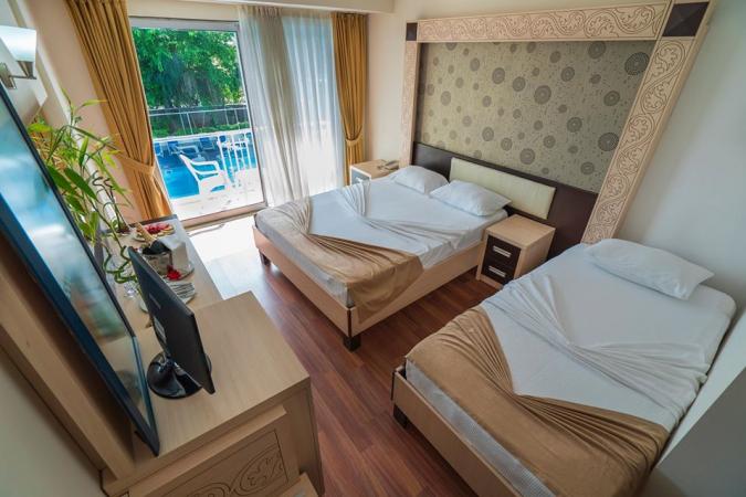 Aperion Beach Hotel 17