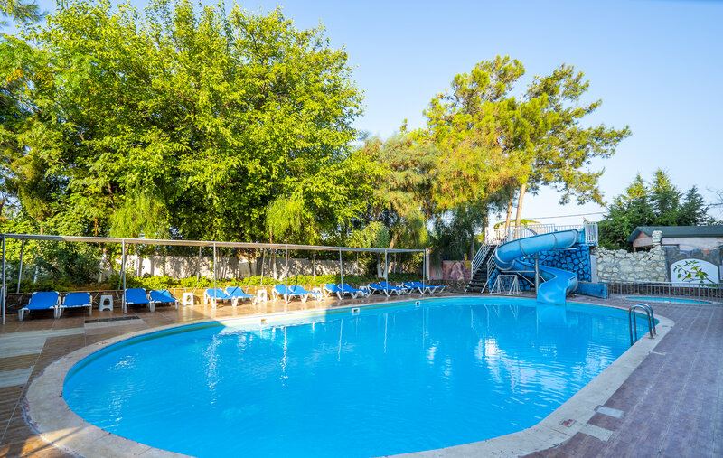 Aperion Beach Hotel 5