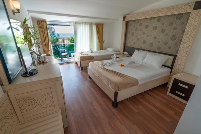 Aperion Beach Hotel 21