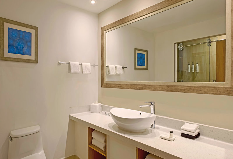 Waves Hotel & Spa by Elegant Hotels 12