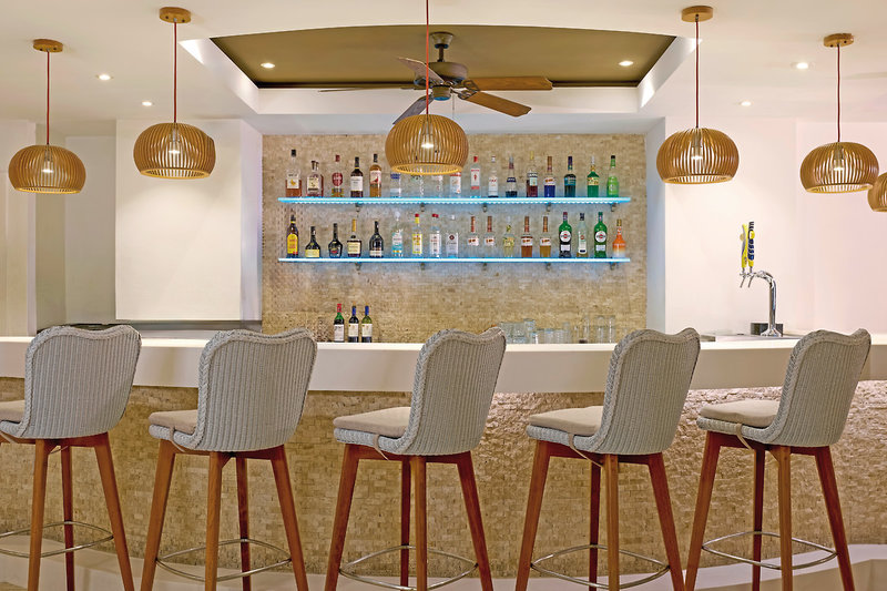 Waves Hotel & Spa by Elegant Hotels 25