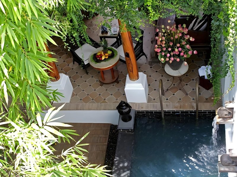 The Siam 16