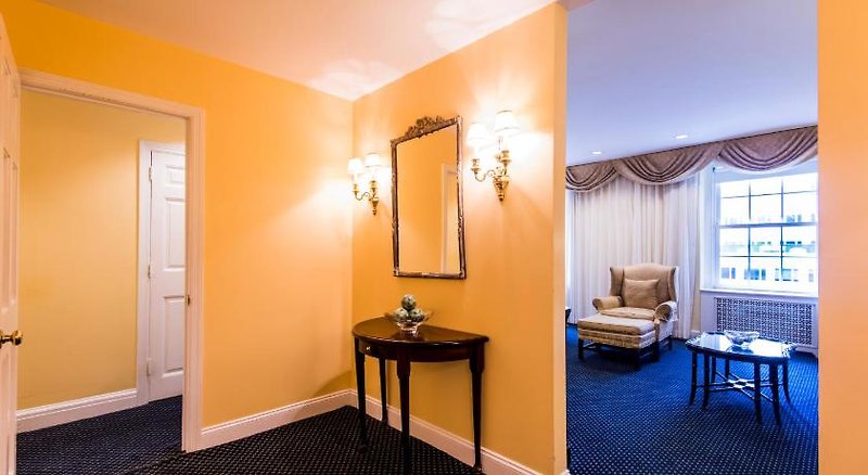 3 West Club 3 - Room Example
