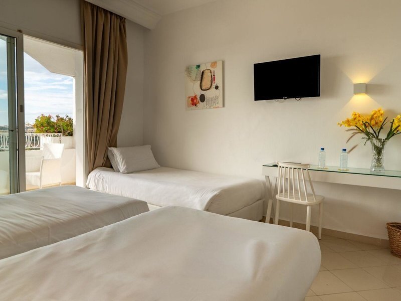 COOEE Hotel President 18