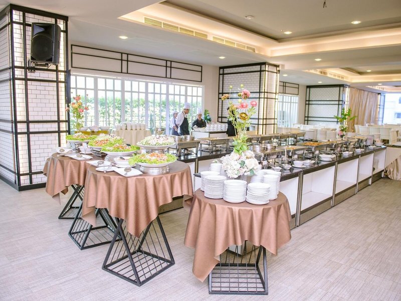 Grand Howard Hotel 27