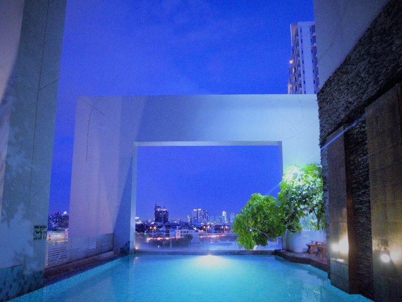Grand Howard Hotel 1