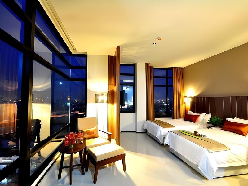 Grand Howard Hotel 25