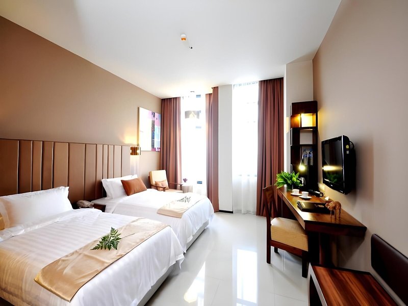 Grand Howard Hotel 26