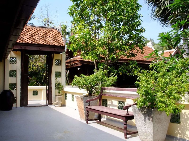 Ndol Streamside Thai Villas 1