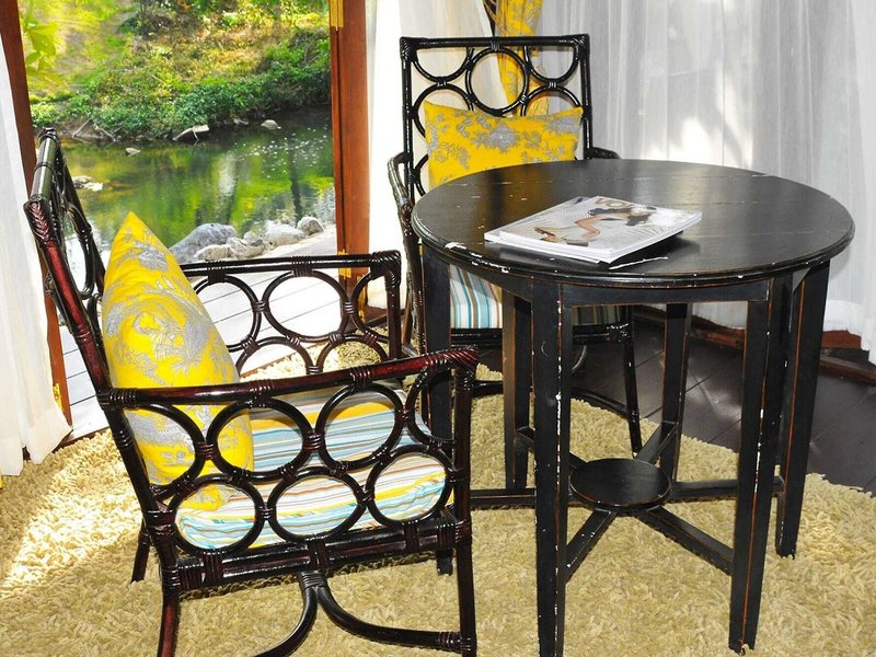 Ndol Streamside Thai Villas 4