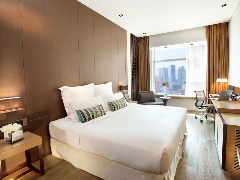 L´Hotel Elan 15