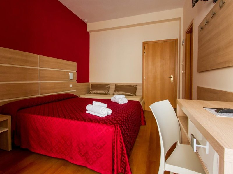 Monica 6 - Room Example