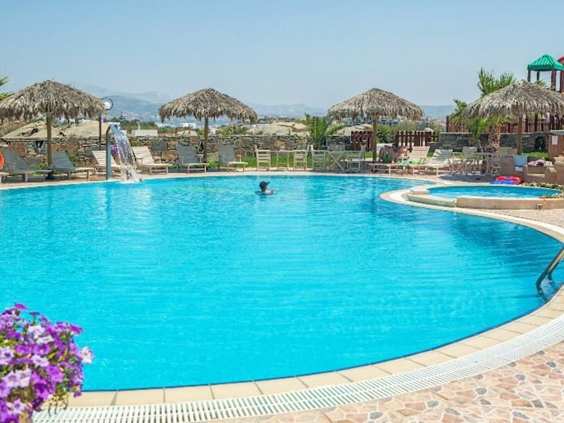 Naxos Golden Sun 18 - Outdoor Pool