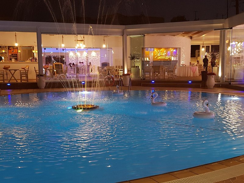 Naxos Golden Sun 19 - Outdoor Pool