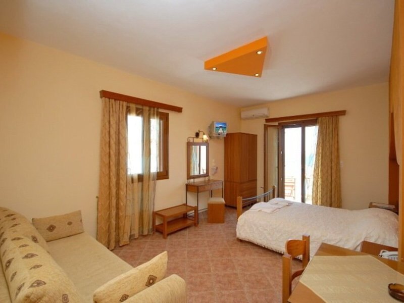 Naxos Golden Sun 46 - Room Example