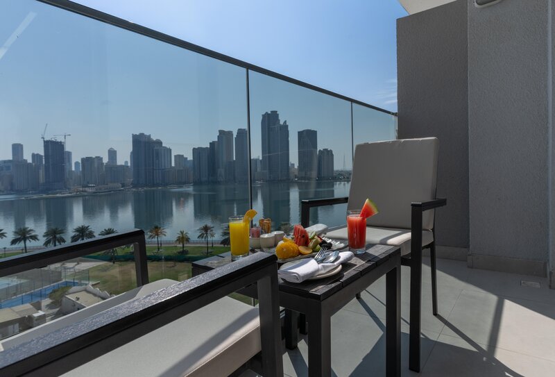 Hotel Holiday International 9