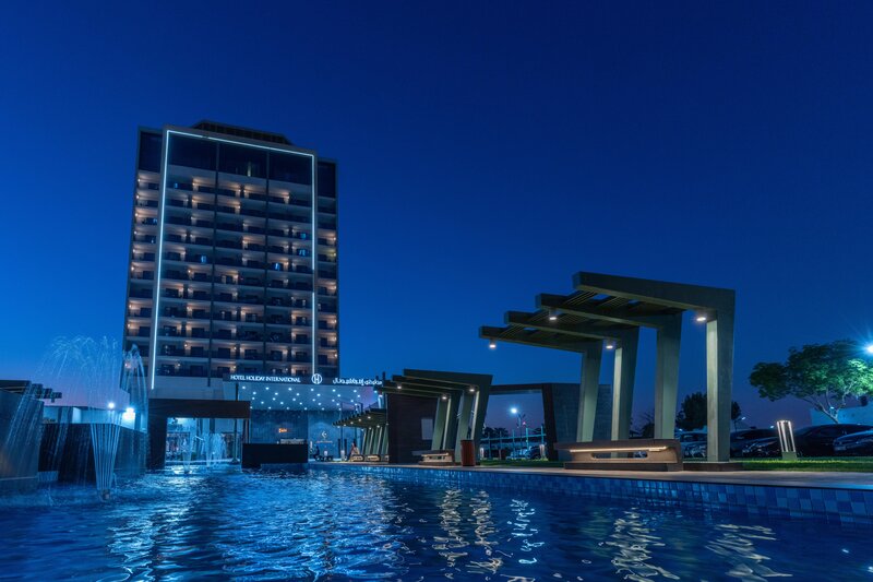 Hotel Holiday International 10