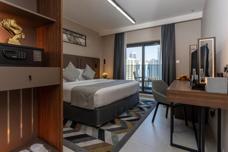 Hotel Holiday International 13