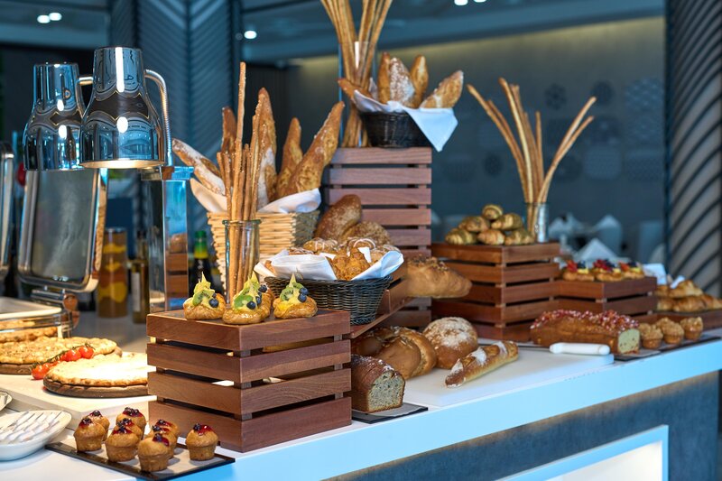 Hotel Holiday International 23