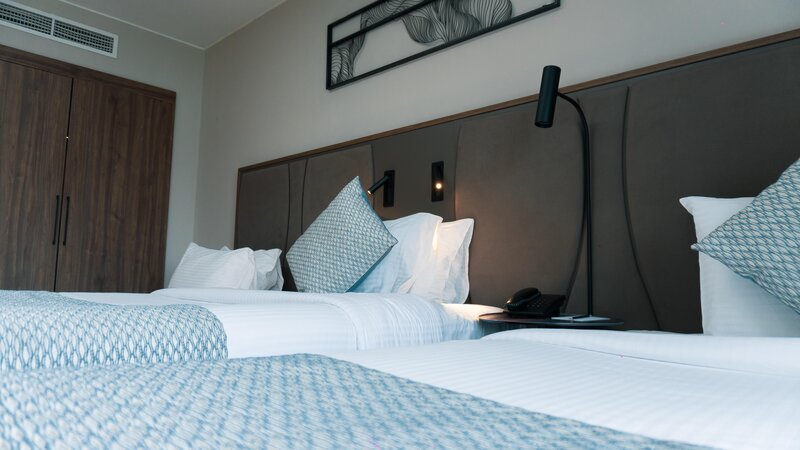 Hotel Holiday International 49