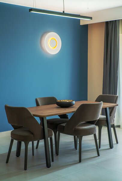 Hotel Holiday International 77