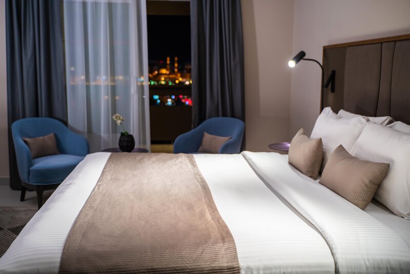 Hotel Holiday International 83