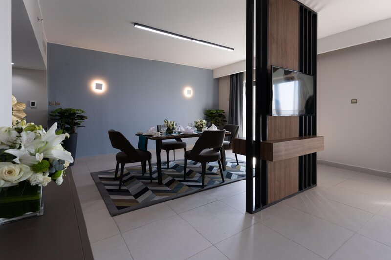 Hotel Holiday International 93