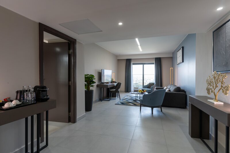 Hotel Holiday International 97