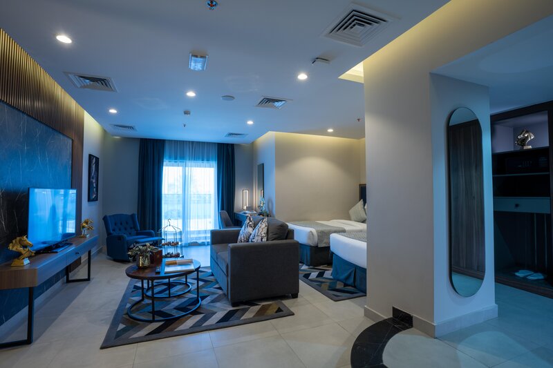 Hotel Holiday International 98