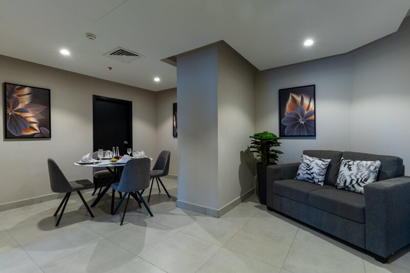 Hotel Holiday International 112