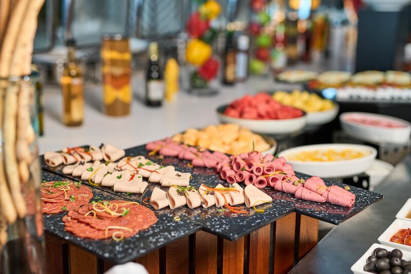 Hotel Holiday International 114