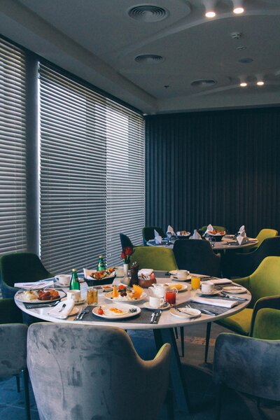 Hotel Holiday International 115