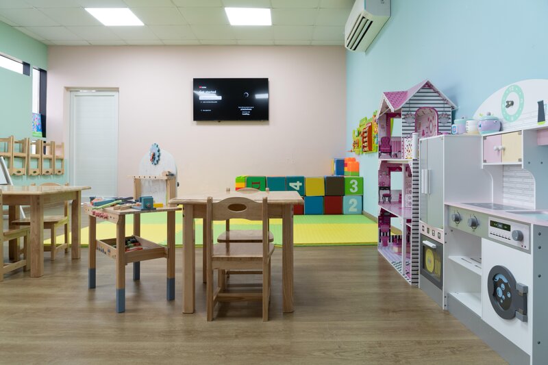 Hotel Holiday International 129