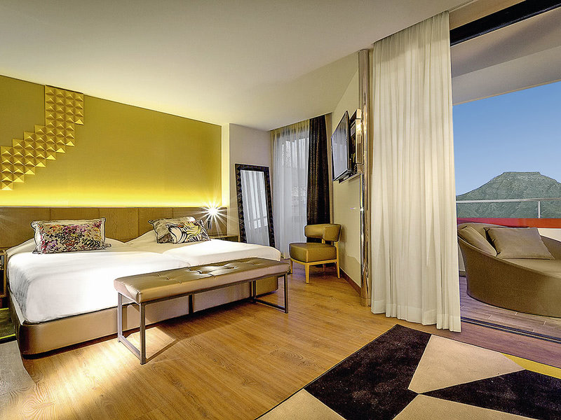 Hard Rock Hotel Tenerife 9