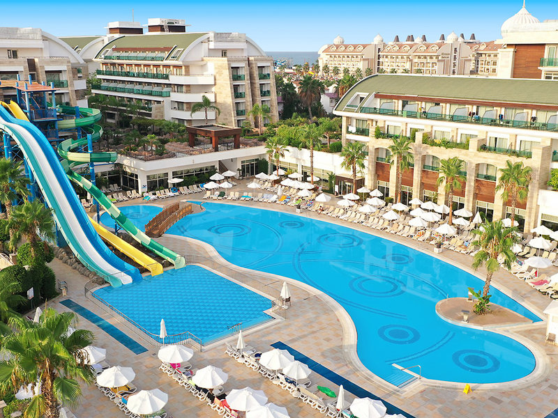 Crystal Waterworld Resort & Spa 4